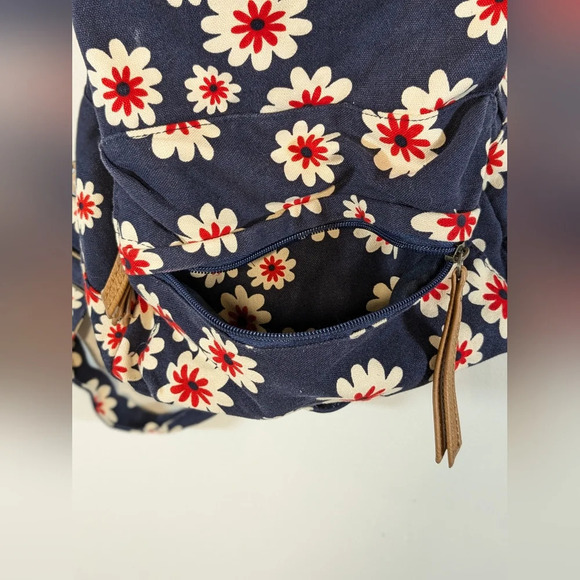 Forever 21 - floral backpack, blue/red/white - Picture 3 of 6